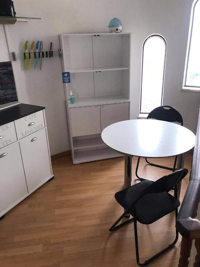 Lagos Room Booking Luaran gambar